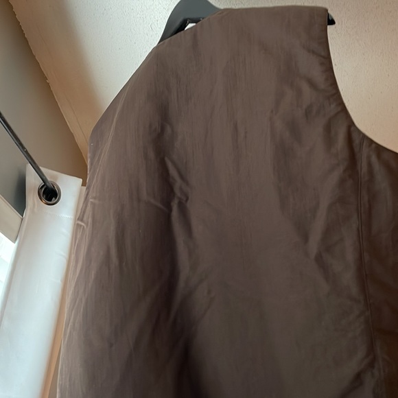 Brown vest - Picture 4 of 4